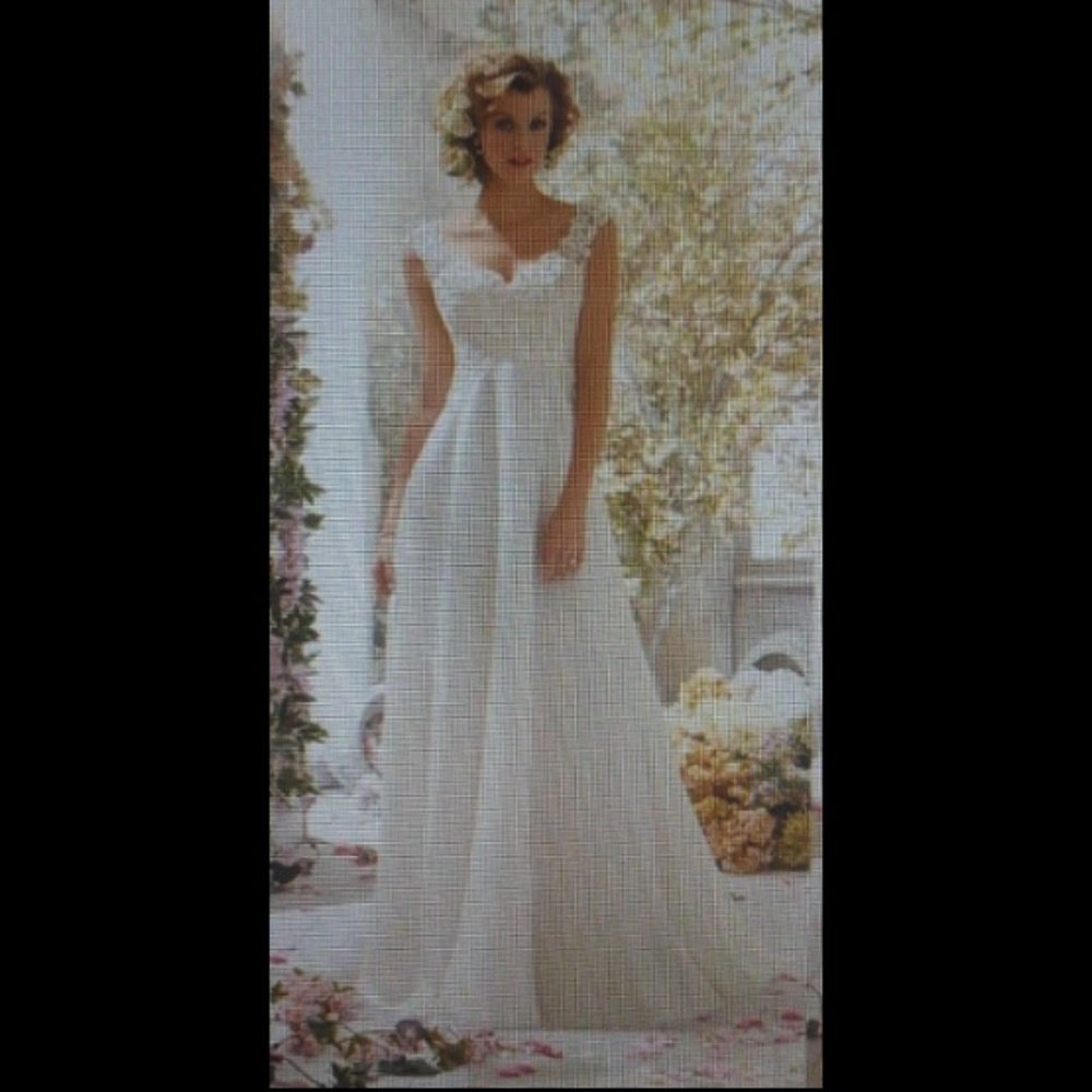 NWOT White Sexy Sleeveless Party/Evening/Wedding Drop Back Collar